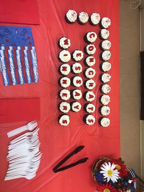 essay winner congrats cupcakes